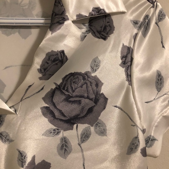 90s Le Chateau satin collared rose print blouse - Picture 5 of 9